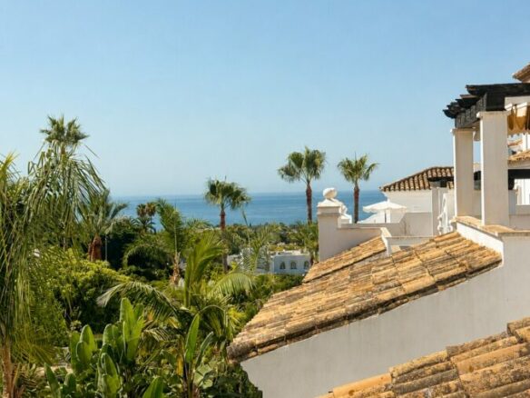 FOR SALE 🏡 Duplex Penthouse with 179 m² of Terraces and Panoramic Sea Views – Sierra Blanca, Marbella Golden Mile 🇪🇸