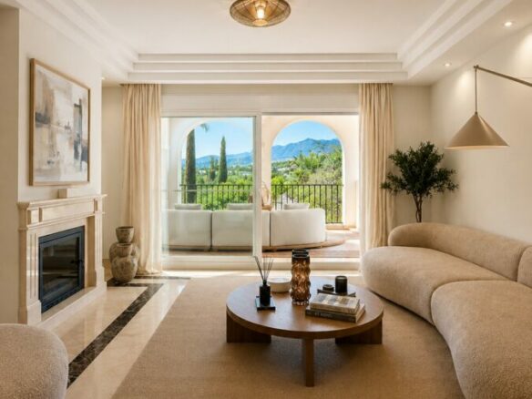FOR SALE 🏡 Duplex Penthouse with 179 m² of Terraces and Panoramic Sea Views – Sierra Blanca, Marbella Golden Mile 🇪🇸