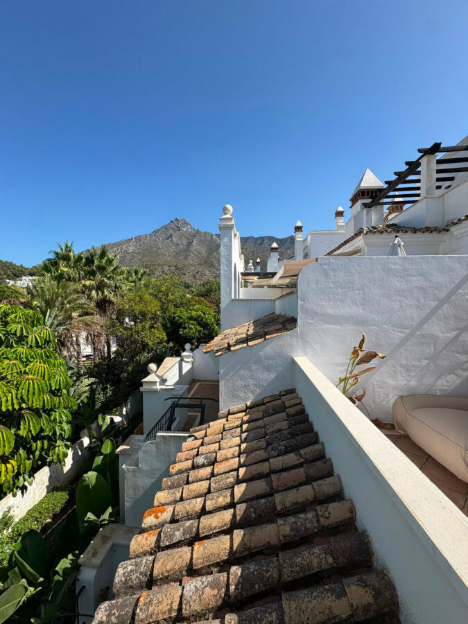 FOR SALE 🏡 Duplex Penthouse with 179 m² of Terraces and Panoramic Sea Views – Sierra Blanca, Marbella Golden Mile 🇪🇸