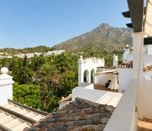 FOR SALE 🏡 Duplex Penthouse with 179 m² of Terraces and Panoramic Sea Views – Sierra Blanca, Marbella Golden Mile 🇪🇸