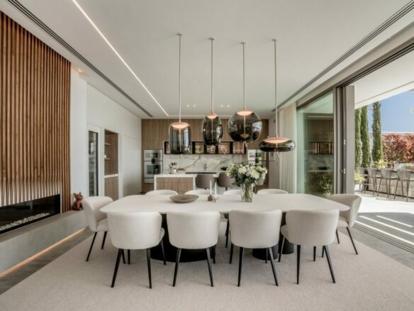 FOR SALE 🏡 Six-Bedroom Contemporary Villa with Private Spa, Gym and Panoramic Sea Views – El Herrojo Alto, La Quinta, Benahavís 🇪🇸