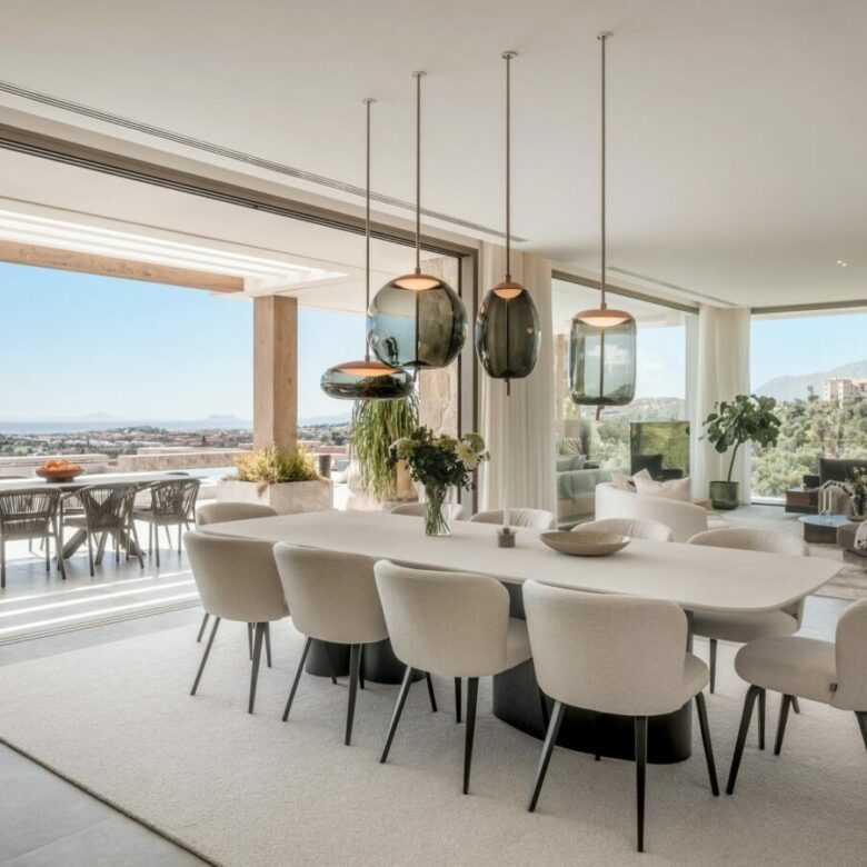 FOR SALE 🏡 Six-Bedroom Contemporary Villa with Private Spa, Gym and Panoramic Sea Views – El Herrojo Alto, La Quinta, Benahavís 🇪🇸