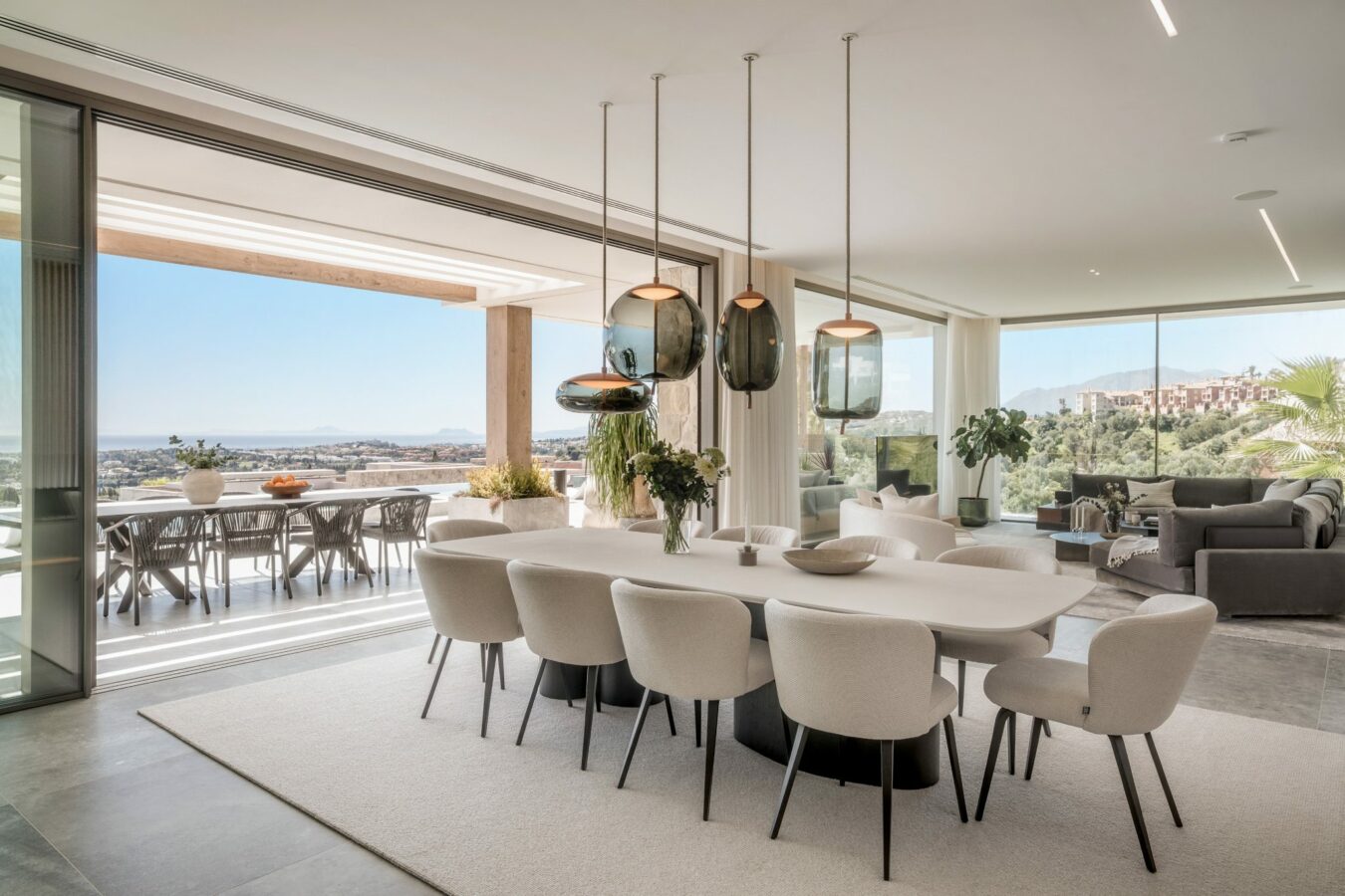 FOR SALE 🏡 Six-Bedroom Contemporary Villa with Private Spa, Gym and Panoramic Sea Views – El Herrojo Alto, La Quinta, Benahavís 🇪🇸