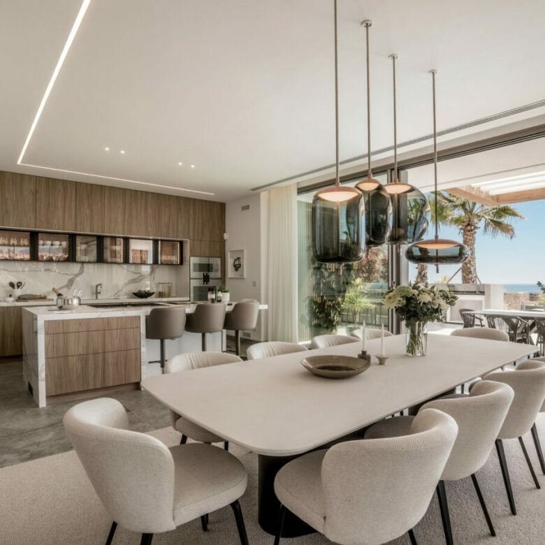 FOR SALE 🏡 Six-Bedroom Contemporary Villa with Private Spa, Gym and Panoramic Sea Views – El Herrojo Alto, La Quinta, Benahavís 🇪🇸