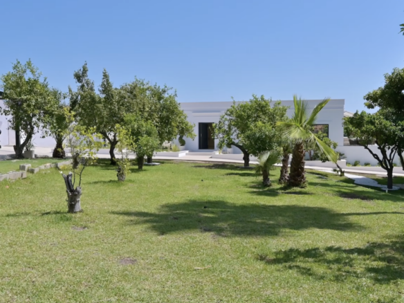 FOR SALE 🌟  Partly Renovated Finca with Sea Views Estepona – Country House for Sale