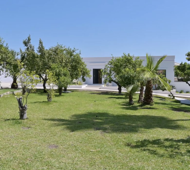 FOR SALE 🌟  Partly Renovated Finca with Sea Views Estepona – Country House for Sale