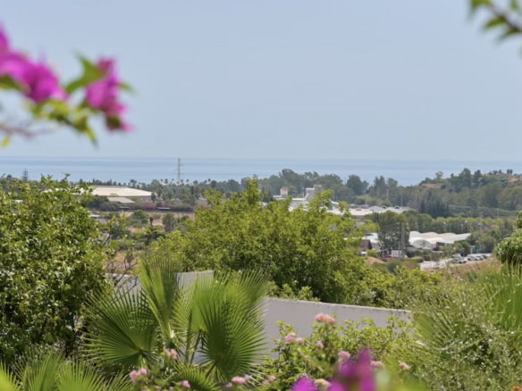 FOR SALE 🌟  Partly Renovated Finca with Sea Views Estepona – Country House for Sale