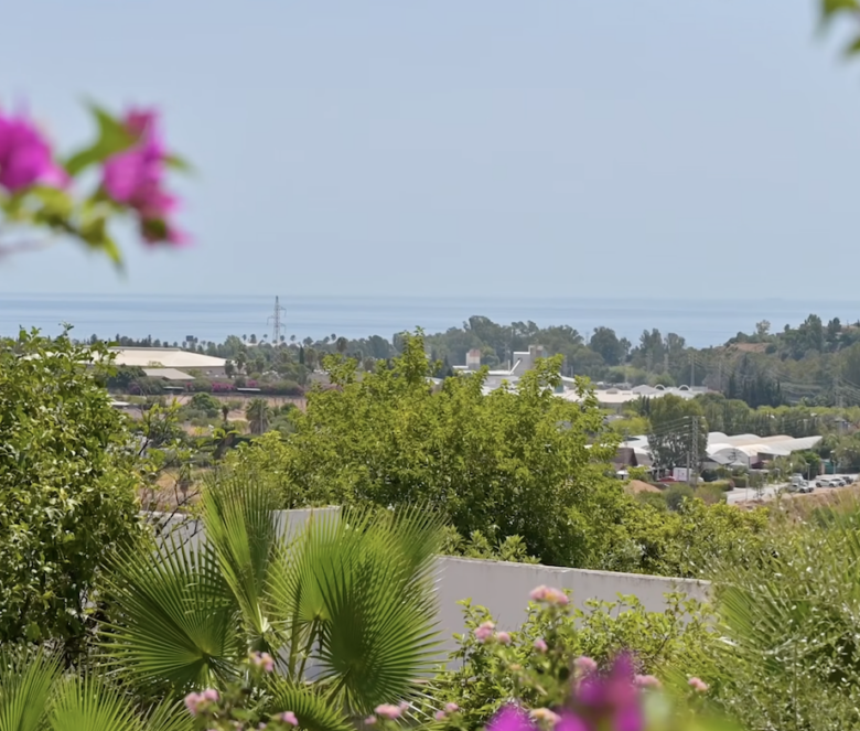 FOR SALE 🌟  Partly Renovated Finca with Sea Views Estepona – Country House for Sale