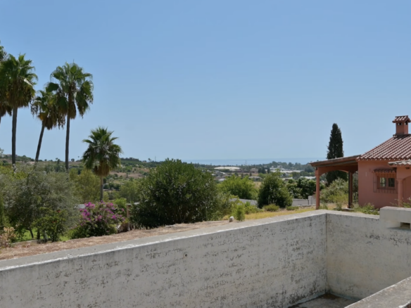 FOR SALE 🌟  Partly Renovated Finca with Sea Views Estepona – Country House for Sale