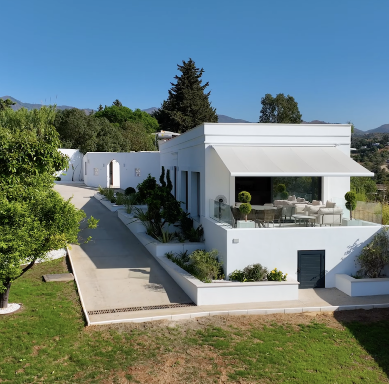 FOR SALE 🌟  Partly Renovated Finca with Sea Views Estepona – Country House for Sale