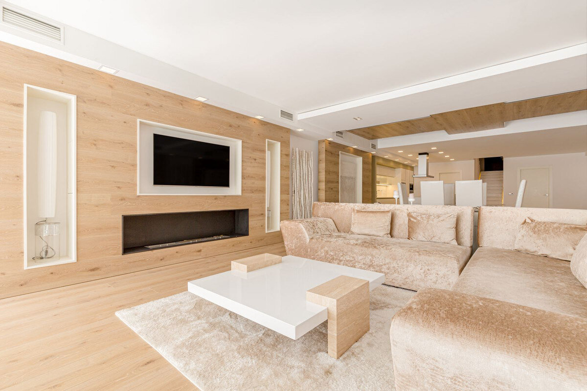 FOR SALE 🏡 Frontline Beach Duplex Apartment with Sea Views and Tropical Gardens – Puerto Banús, Marbella 🇪🇸