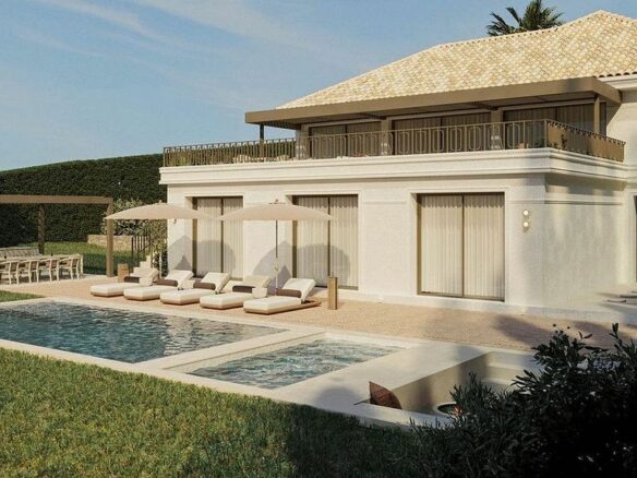 Frontline golf villa renovation project in Los Naranjos, Nueva Andalucia, Marbella