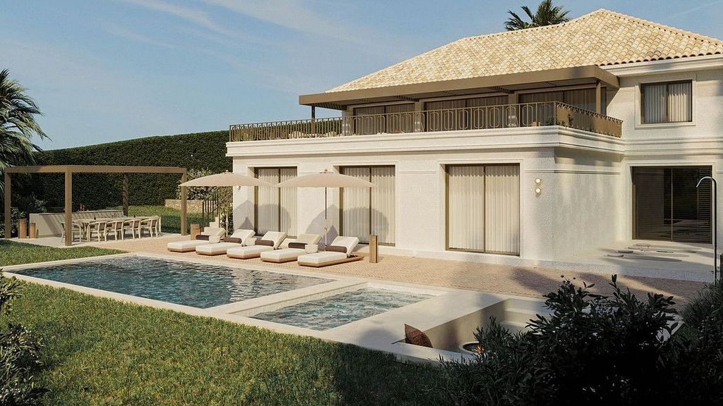Frontline golf villa renovation project in Los Naranjos, Nueva Andalucia, Marbella