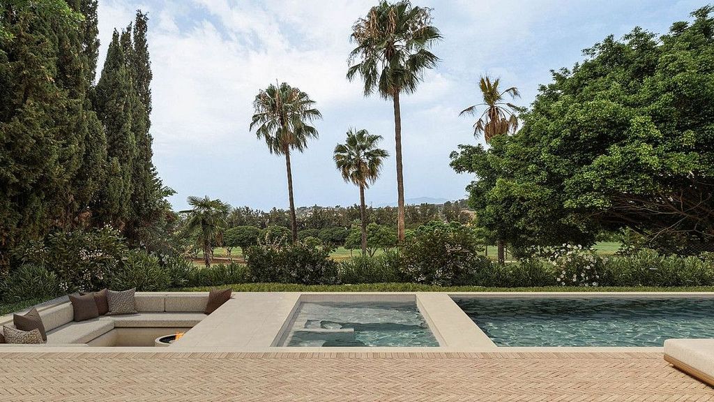 Frontline golf villa renovation project in Los Naranjos, Nueva Andalucia, Marbella