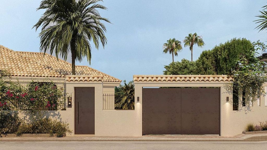 Frontline golf villa renovation project in Los Naranjos, Nueva Andalucia, Marbella