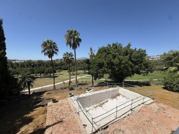Frontline golf villa renovation project in Los Naranjos, Nueva Andalucia, Marbella