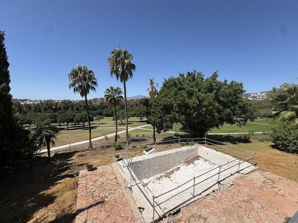 Frontline golf villa renovation project in Los Naranjos, Nueva Andalucia, Marbella