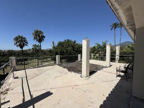 Frontline golf villa renovation project in Los Naranjos, Nueva Andalucia, Marbella