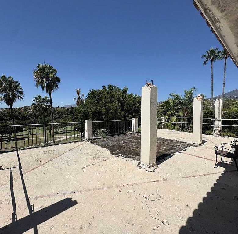 Frontline golf villa renovation project in Los Naranjos, Nueva Andalucia, Marbella