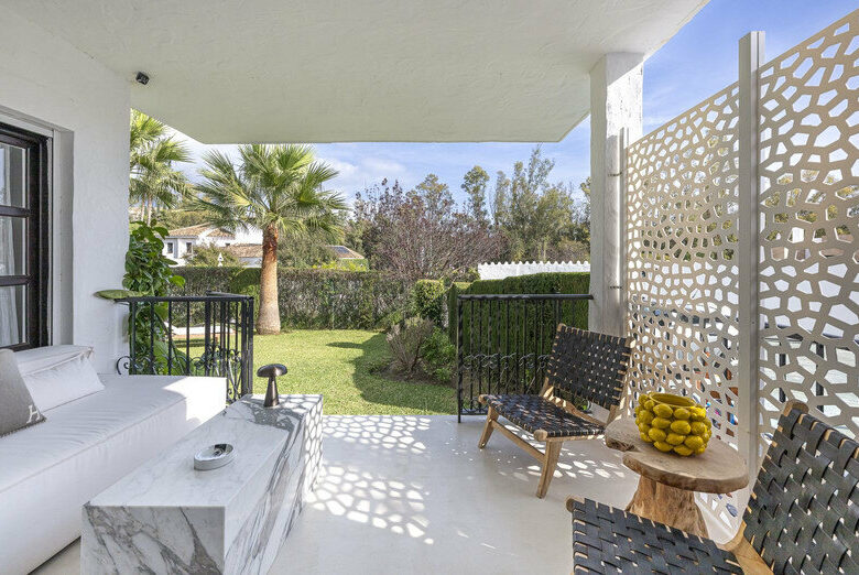 FOR SALE 🏡 Refurbished Garden Apartment in a Gated Community – Nueva Andalucía, Marbella 🇪🇸