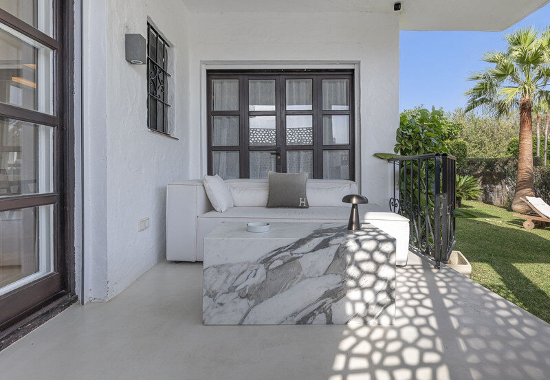 FOR SALE 🏡 Refurbished Garden Apartment in a Gated Community – Nueva Andalucía, Marbella 🇪🇸