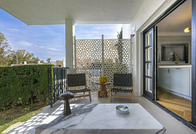 FOR SALE 🏡 Refurbished Garden Apartment in a Gated Community – Nueva Andalucía, Marbella 🇪🇸