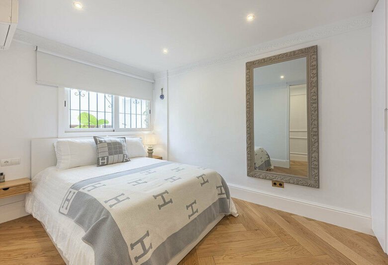 FOR SALE 🏡 Refurbished Garden Apartment in a Gated Community – Nueva Andalucía, Marbella 🇪🇸