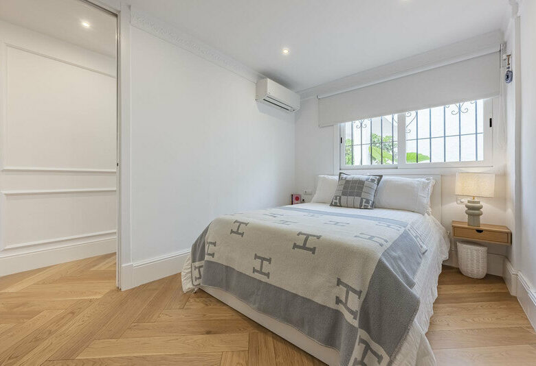 FOR SALE 🏡 Refurbished Garden Apartment in a Gated Community – Nueva Andalucía, Marbella 🇪🇸