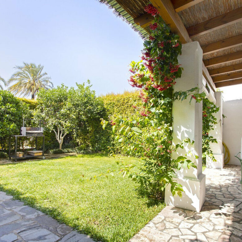 FOR SALE 🏡 Renovated Garden Apartment with Tourist Licence Opposite the Shopping Centre – Guadalmina Alta, San Pedro 🇪🇸