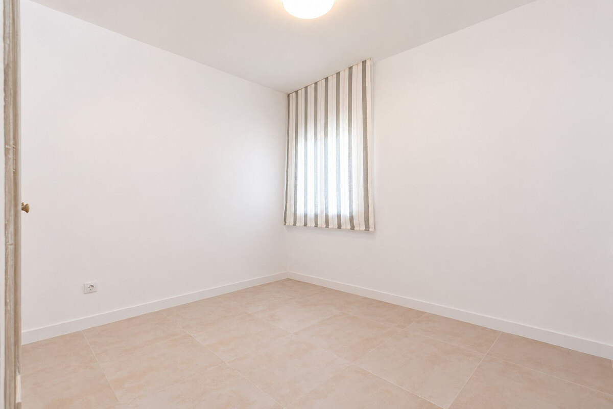 FOR SALE 🏡 Renovated Garden Apartment with Tourist Licence Opposite the Shopping Centre – Guadalmina Alta, San Pedro 🇪🇸