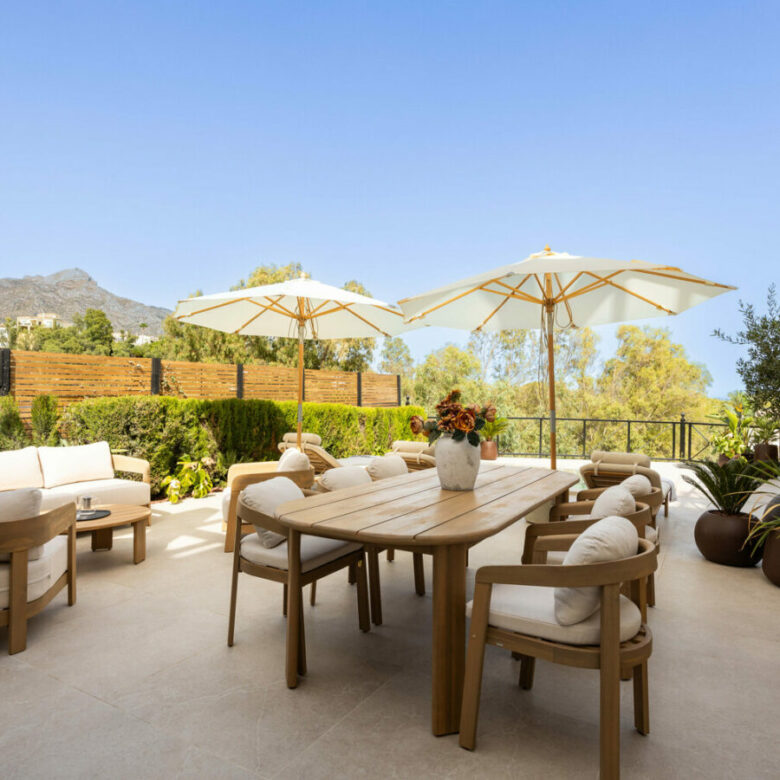 FOR SALE 🏡 Newly Renovated Ground-Floor Apartment with Private Terrace and Plunge Pool – Nueva Andalucía, Marbella 🇪🇸