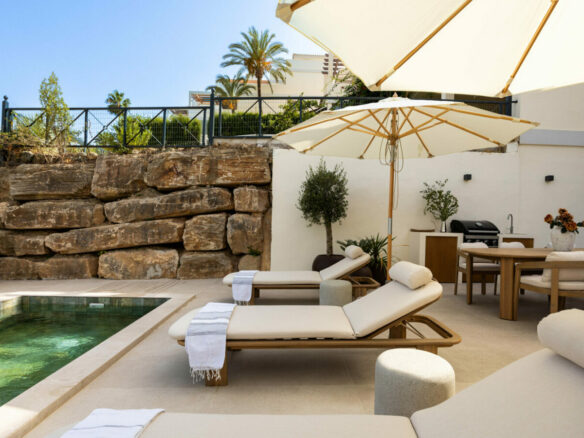FOR SALE 🏡 Newly Renovated Ground-Floor Apartment with Private Terrace and Plunge Pool – Nueva Andalucía, Marbella 🇪🇸