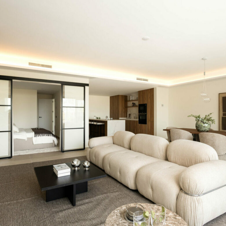 FOR SALE 🏡 Newly Renovated Ground-Floor Apartment with Private Terrace and Plunge Pool – Nueva Andalucía, Marbella 🇪🇸