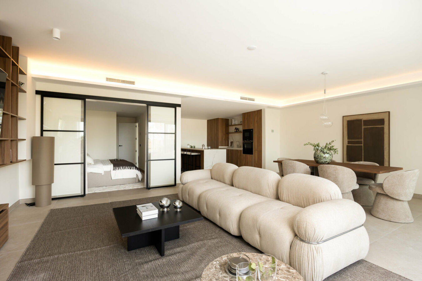 FOR SALE 🏡 Newly Renovated Ground-Floor Apartment with Private Terrace and Plunge Pool – Nueva Andalucía, Marbella 🇪🇸