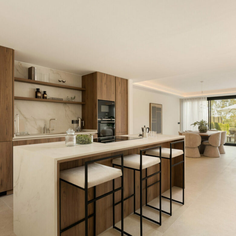 FOR SALE 🏡 Newly Renovated Ground-Floor Apartment with Private Terrace and Plunge Pool – Nueva Andalucía, Marbella 🇪🇸