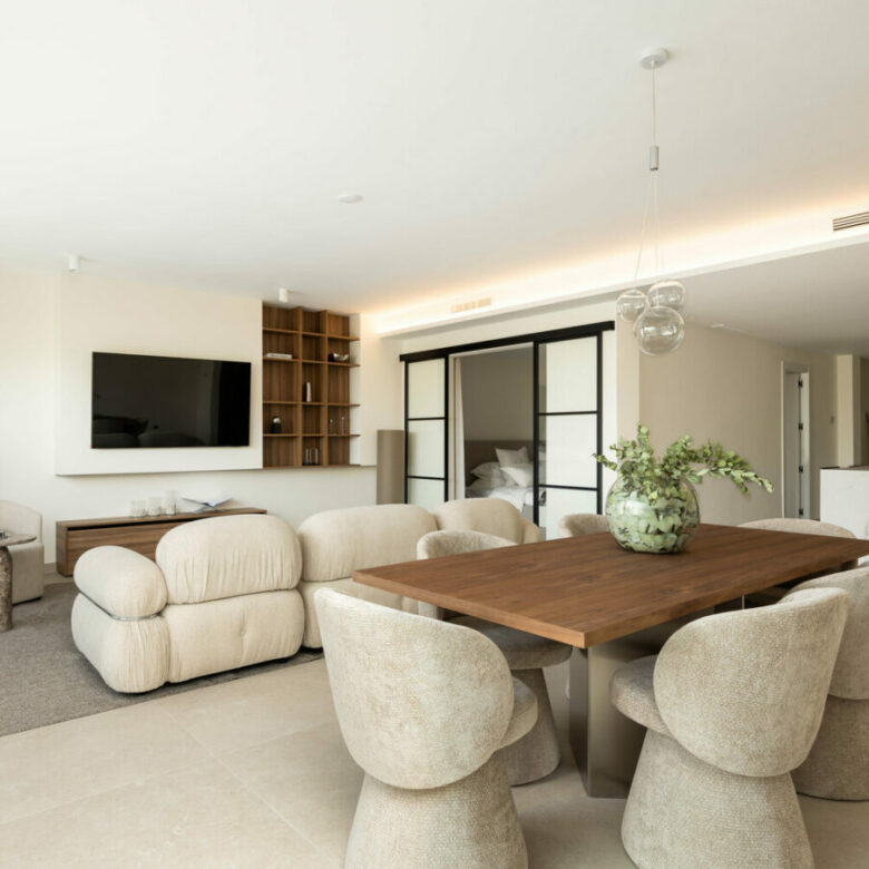 FOR SALE 🏡 Newly Renovated Ground-Floor Apartment with Private Terrace and Plunge Pool – Nueva Andalucía, Marbella 🇪🇸
