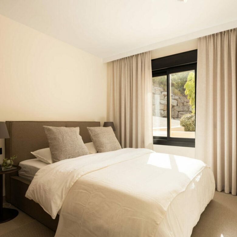 FOR SALE 🏡 Newly Renovated Ground-Floor Apartment with Private Terrace and Plunge Pool – Nueva Andalucía, Marbella 🇪🇸