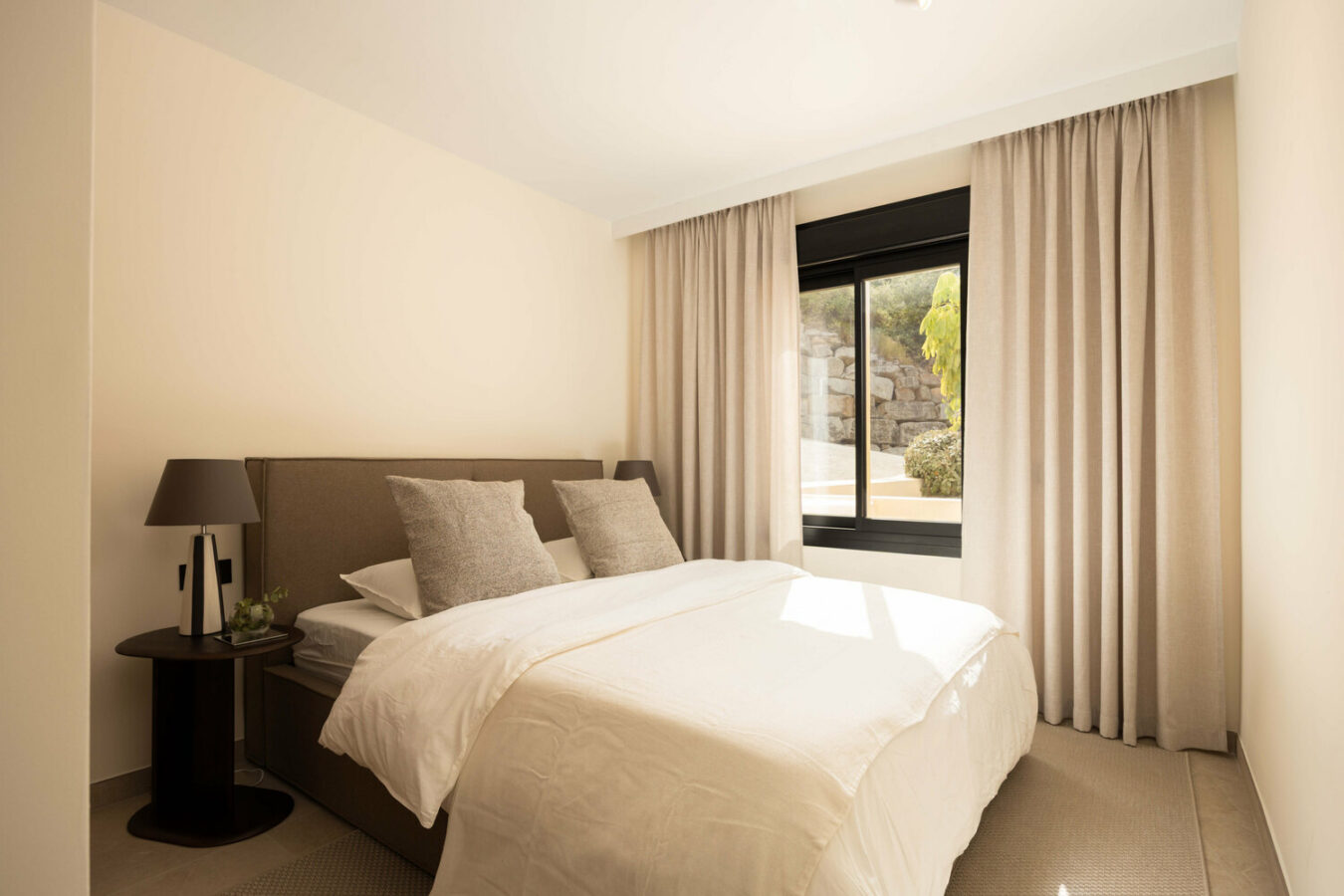 FOR SALE 🏡 Newly Renovated Ground-Floor Apartment with Private Terrace and Plunge Pool – Nueva Andalucía, Marbella 🇪🇸