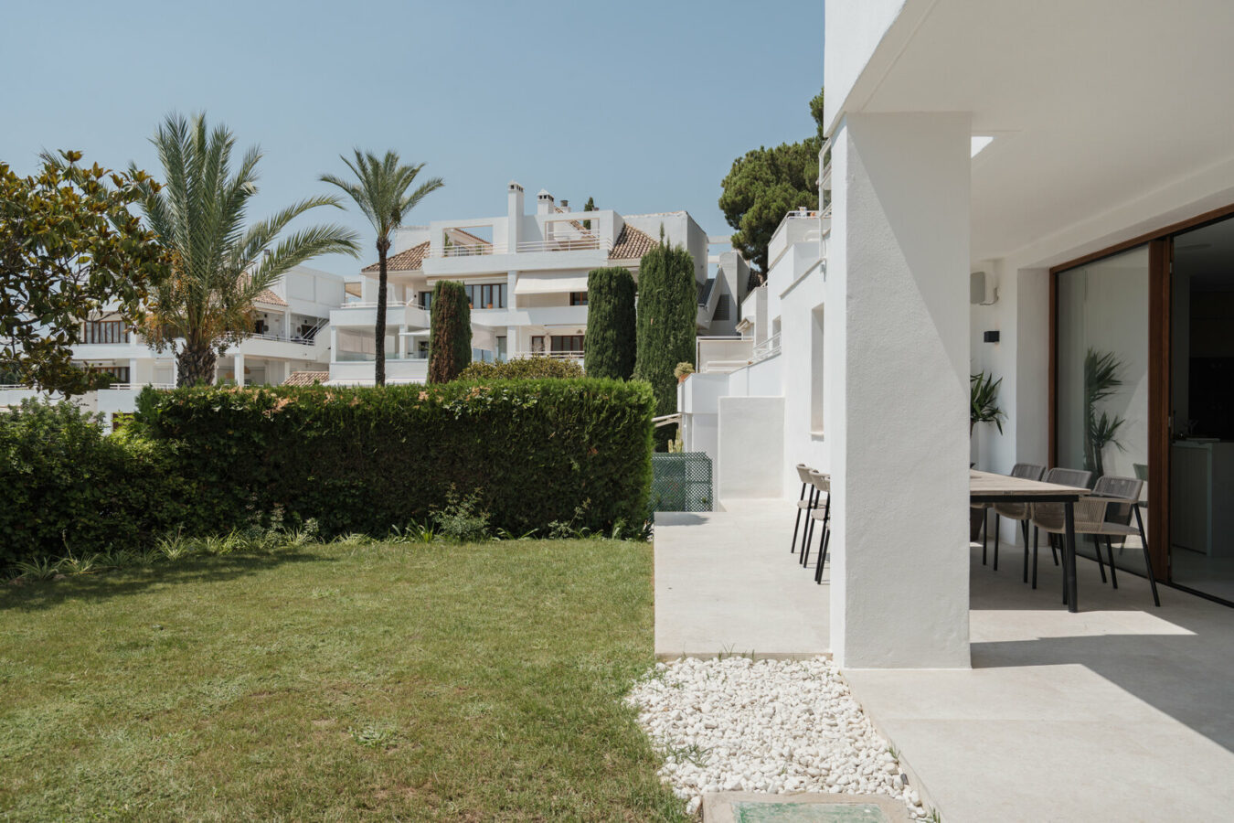FOR SALE 🏡 Fully Renovated Garden Duplex with Private Garden next to the Golf – Los Naranjos, Nueva Andalucía, Marbella 🇪🇸