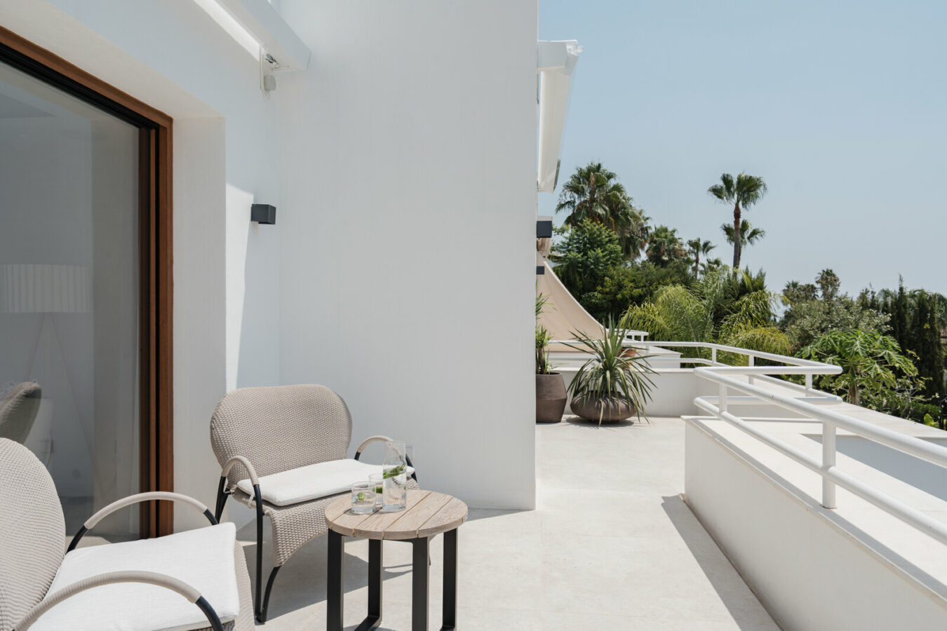 FOR SALE 🏡 Fully Renovated Garden Duplex with Private Garden next to the Golf – Los Naranjos, Nueva Andalucía, Marbella 🇪🇸