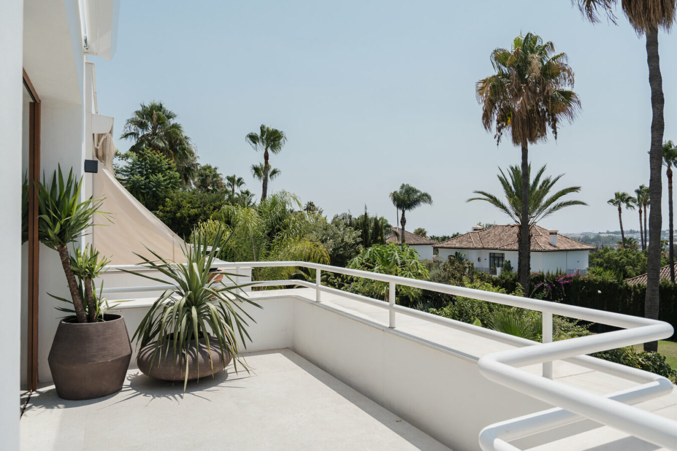 FOR SALE 🏡 Fully Renovated Garden Duplex with Private Garden next to the Golf – Los Naranjos, Nueva Andalucía, Marbella 🇪🇸