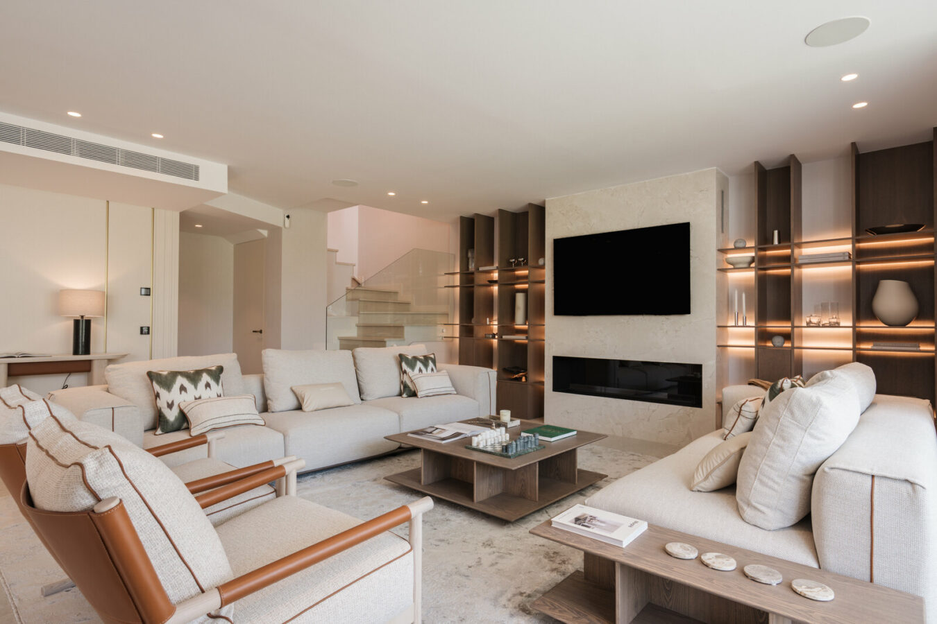 FOR SALE 🏡 Fully Renovated Garden Duplex with Private Garden next to the Golf – Los Naranjos, Nueva Andalucía, Marbella 🇪🇸