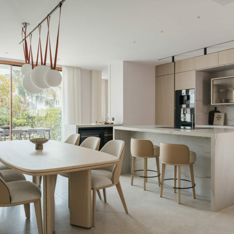 FOR SALE 🏡 Fully Renovated Garden Duplex with Private Garden next to the Golf – Los Naranjos, Nueva Andalucía, Marbella 🇪🇸