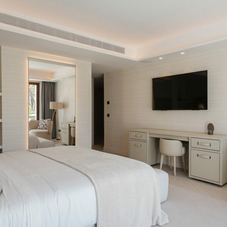 FOR SALE 🏡 Fully Renovated Garden Duplex with Private Garden next to the Golf – Los Naranjos, Nueva Andalucía, Marbella 🇪🇸