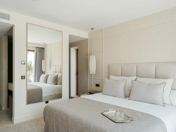 FOR SALE 🏡 Fully Renovated Garden Duplex with Private Garden next to the Golf – Los Naranjos, Nueva Andalucía, Marbella 🇪🇸