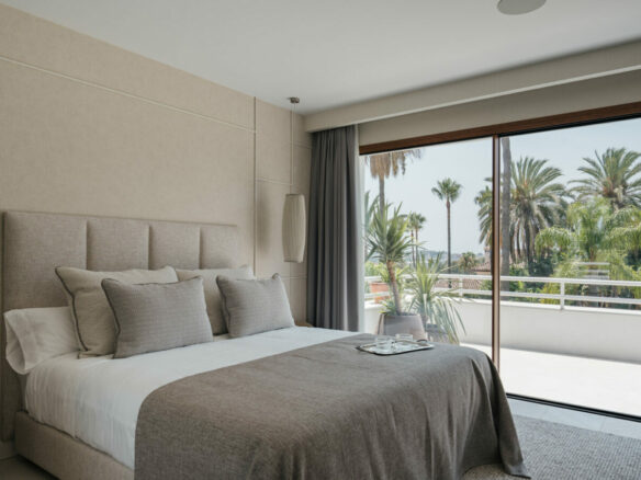 FOR SALE 🏡 Fully Renovated Garden Duplex with Private Garden next to the Golf – Los Naranjos, Nueva Andalucía, Marbella 🇪🇸