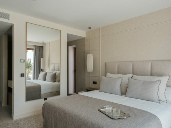 FOR SALE 🏡 Fully Renovated Garden Duplex with Private Garden next to the Golf – Los Naranjos, Nueva Andalucía, Marbella 🇪🇸