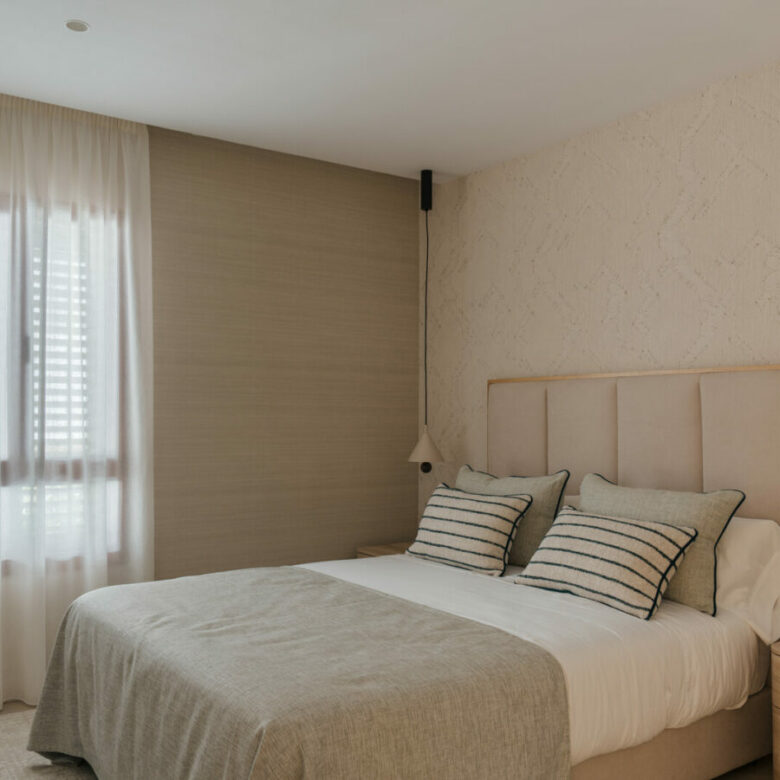 FOR SALE 🏡 Fully Renovated Garden Duplex with Private Garden next to the Golf – Los Naranjos, Nueva Andalucía, Marbella 🇪🇸
