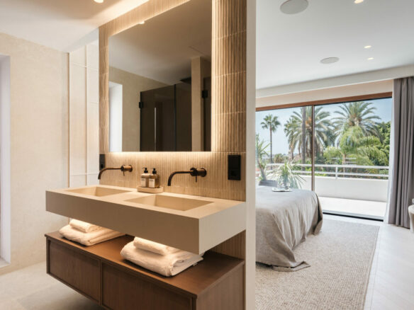 FOR SALE 🏡 Fully Renovated Garden Duplex with Private Garden next to the Golf – Los Naranjos, Nueva Andalucía, Marbella 🇪🇸