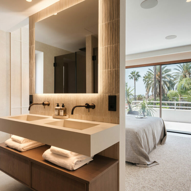 FOR SALE 🏡 Fully Renovated Garden Duplex with Private Garden next to the Golf – Los Naranjos, Nueva Andalucía, Marbella 🇪🇸